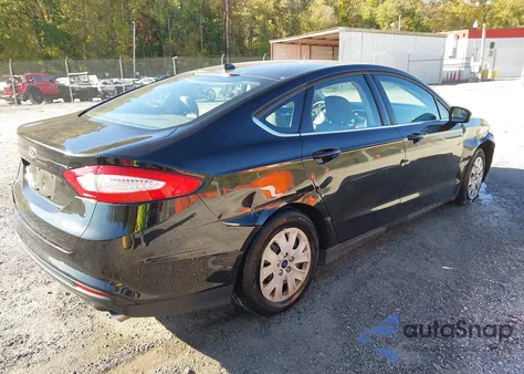 2014 Ford Fusion S z USA, uszkodzony, nr VIN 1FA6P0G7XE5357582